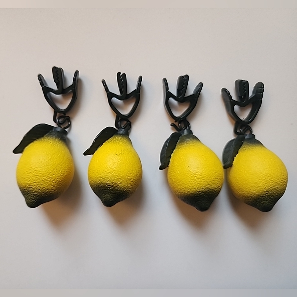Table Cloth Weights With Clips Set of 4 Picnic Table Weights, Lemon Shaped. NEW